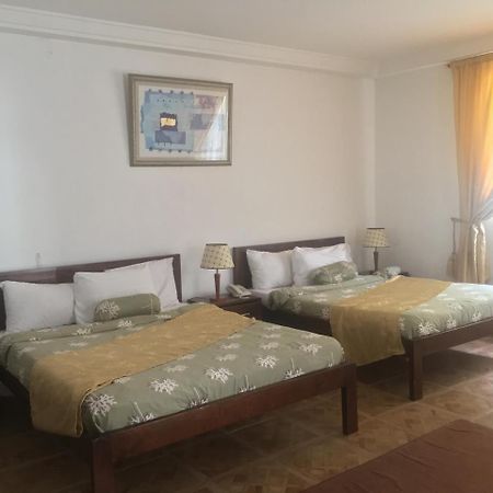 מונרוביה Embassy Suites Hotel מראה חיצוני תמונה