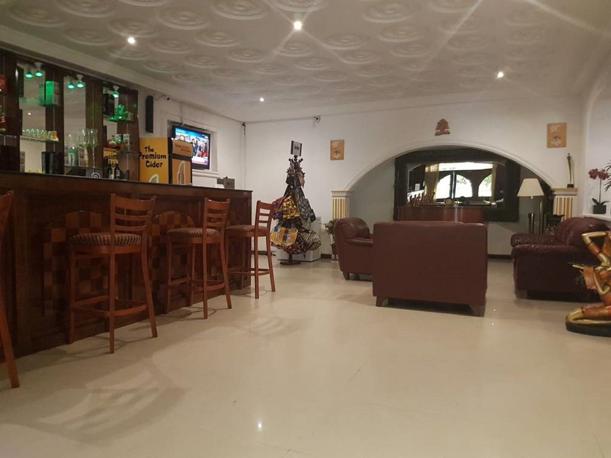 מונרוביה Embassy Suites Hotel מראה חיצוני תמונה