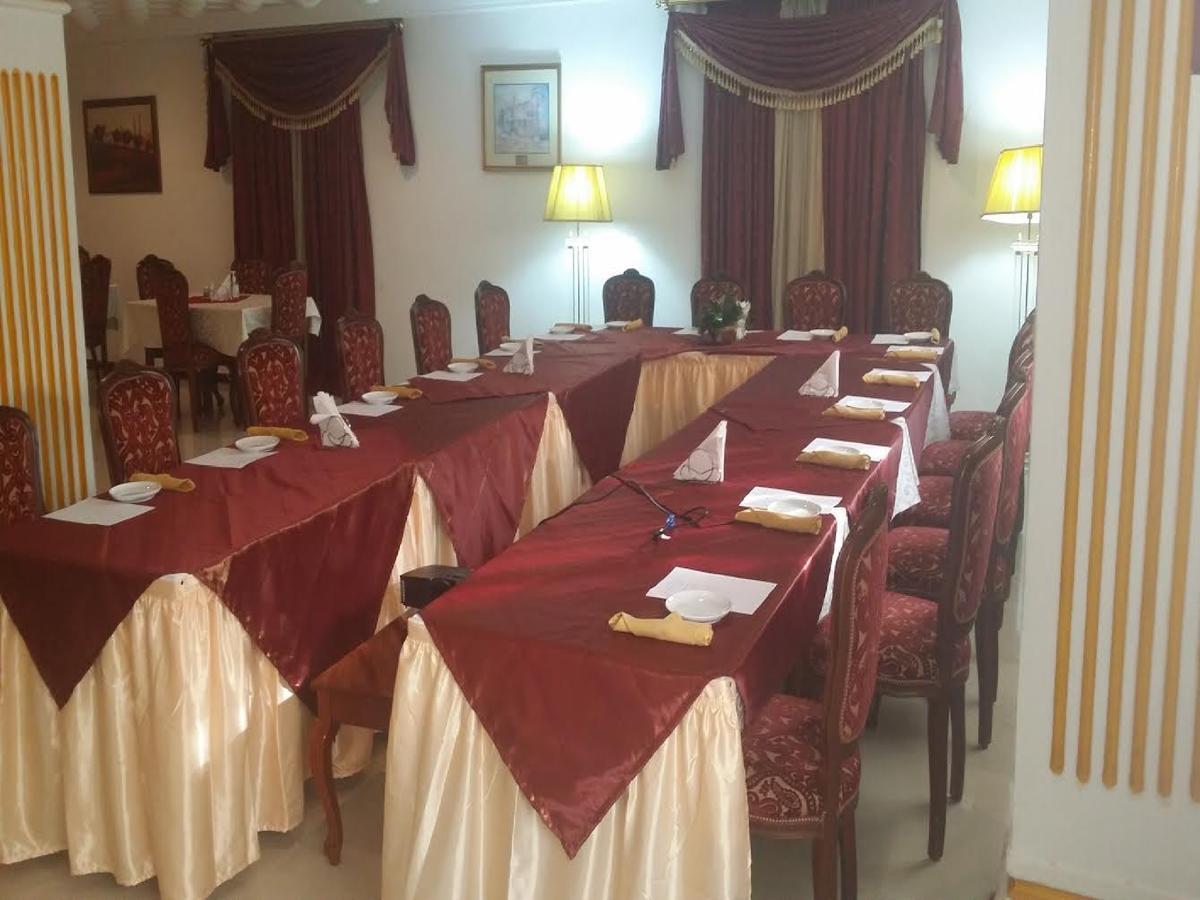 מונרוביה Embassy Suites Hotel מראה חיצוני תמונה