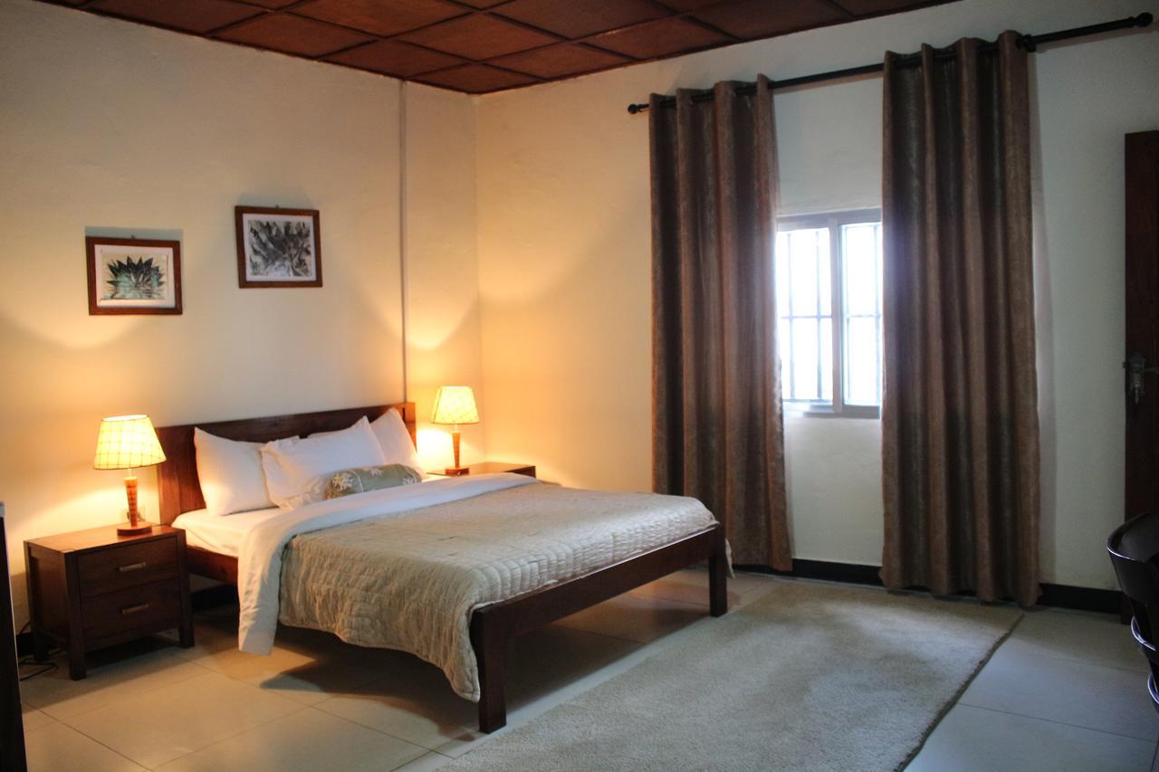 מונרוביה Embassy Suites Hotel מראה חיצוני תמונה