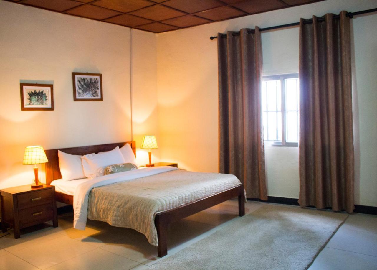 מונרוביה Embassy Suites Hotel מראה חיצוני תמונה